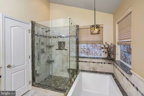 Bath - 5 Laurel Tree Dr, Westampton, NJ 08060 photo 3 of 4