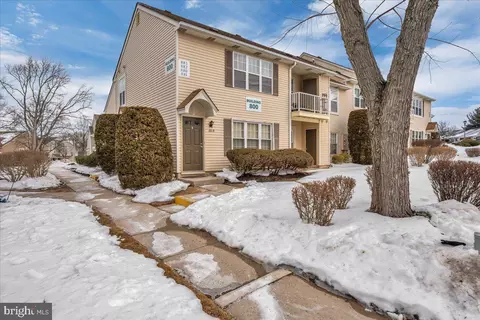 882 Scotswood Ct # A, Mount Laurel, NJ 08054
