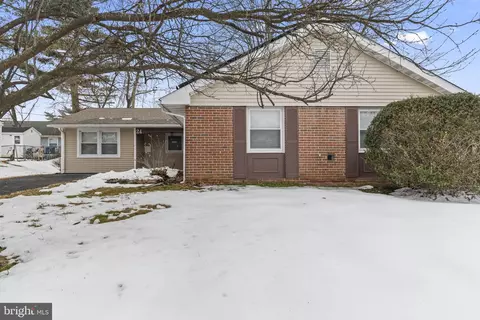 24 Pilgrim Ln, Willingboro, NJ 08046