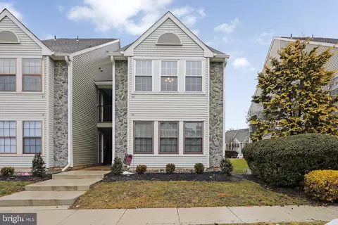 24 Chelmsford Ct, Marlton, NJ 08053