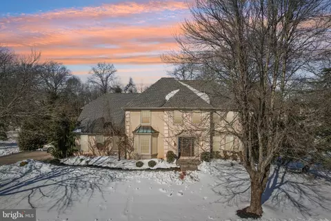 14 Daylily Dr, Mount Laurel, NJ 08054