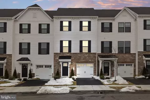19 Rosemary Way, Mount Laurel, NJ 08054