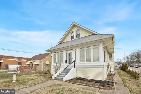 Exterior - 61 S Maple Ave, Maple Shade, NJ 08052 photo 4 of 5
