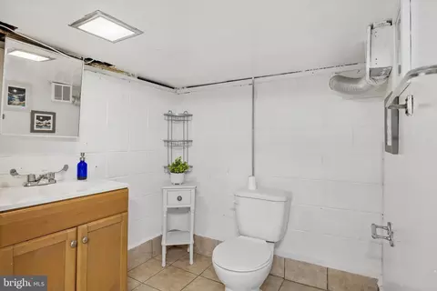 Bath - 61 S Maple Ave, Maple Shade, NJ 08052 photo 3 of 3