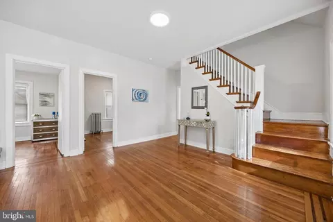 Entry Way - 61 S Maple Ave, Maple Shade, NJ 08052 photo 3 of 7