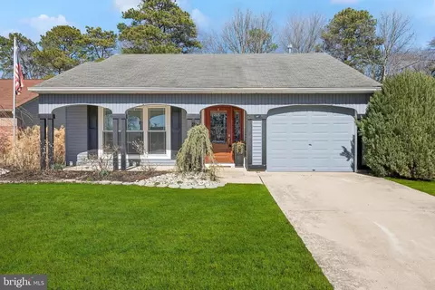 20 Buxton Ct, Southampton, NJ 08088