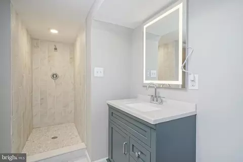Bath - 830 Drexel Ave, Delran, NJ 08075 photo 6 of 6