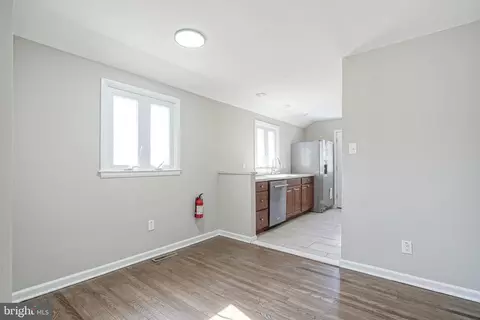 Entry Way - 830 Drexel Ave, Delran, NJ 08075 photo 3 of 7