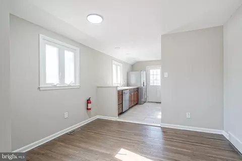 Entry Way - 830 Drexel Ave, Delran, NJ 08075 photo 2 of 7