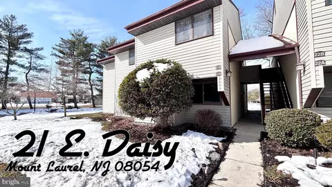 21 E A E Daisy Ln, Mount Laurel, NJ 08054