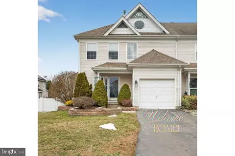 10 Stratford Ct, Burlington, NJ 08016