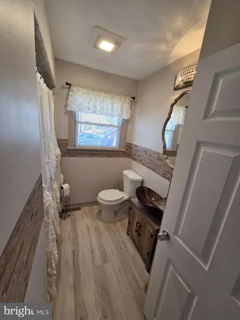 Bath - 48 5th Ave, Maple Shade, NJ 08052 photo 1 of 4