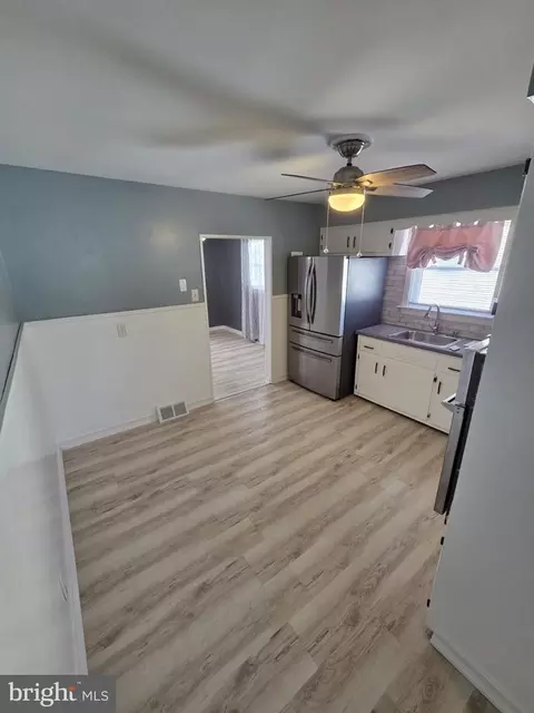 Entry Way - 48 5th Ave, Maple Shade, NJ 08052 photo 2 of 4