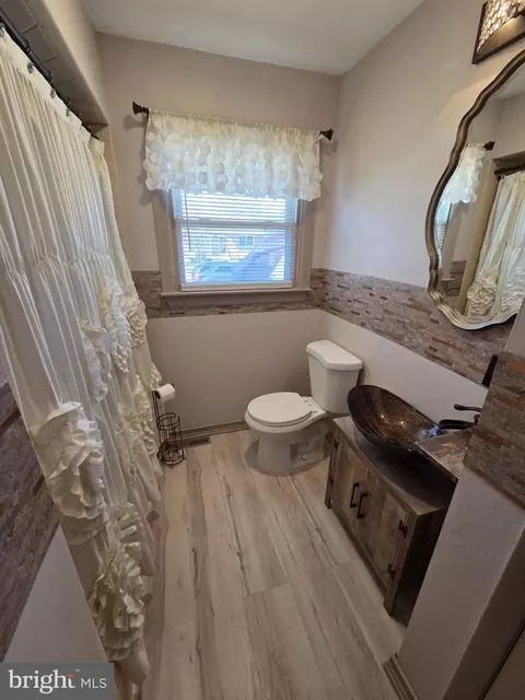 Bath - 48 5th Ave, Maple Shade, NJ 08052 photo 3 of 4