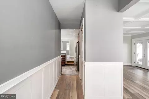 Entry Way - 2 Bedford Ct, Mount Holly, NJ 08060 photo 3 of 5