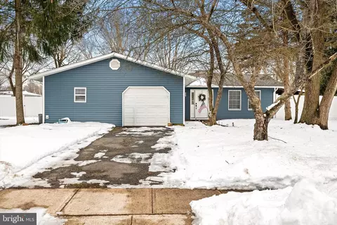 Exterior - 2 Bedford Ct, Mount Holly, NJ 08060 photo 1 of 4