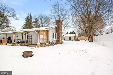 Exterior - 2 Bedford Ct, Mount Holly, NJ 08060 photo 3 of 4