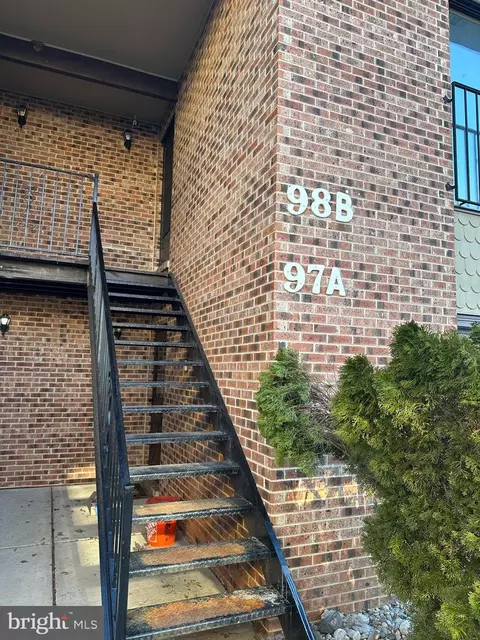 98 B Red Cedar Ct, Mount Laurel, NJ 08054