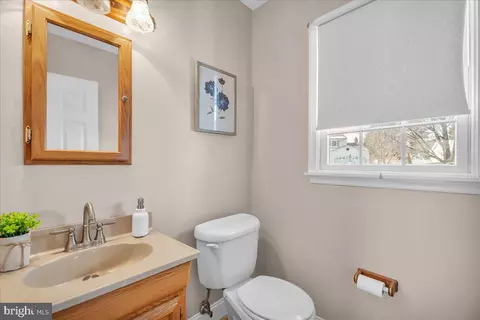 517 Perry Dr, Mount Laurel, NJ 08054 photo 16