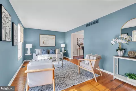 517 Perry Dr, Mount Laurel, NJ 08054 photo 4