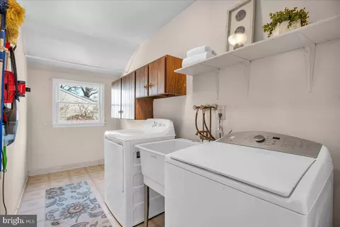 517 Perry Dr, Mount Laurel, NJ 08054 photo 18