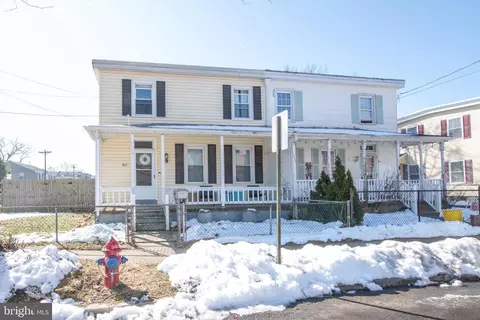 802 W Front St, Florence, NJ 08518