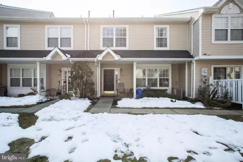 5107 Halifax Way, Mount Laurel, NJ 08054