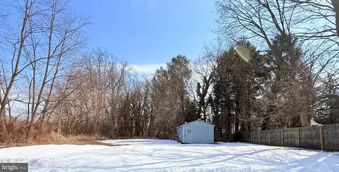 396 Linden St, Moorestown, NJ 08057