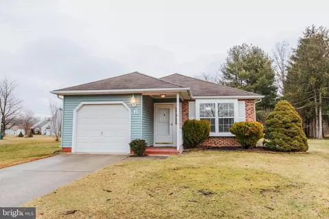 6 Panorama Ct, Mount Laurel, NJ 08054