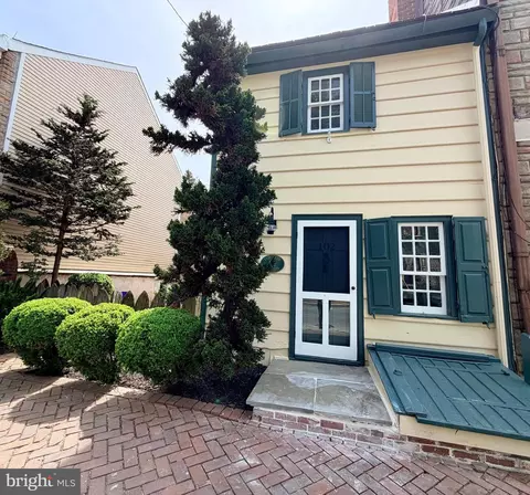 102 E Union St, Burlington, NJ 08016