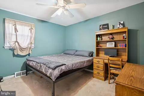 Bedroom - 21 Paul Rd, Maple Shade, NJ 08052 photo 3 of 6