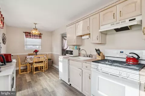 Kitchen - 21 Paul Rd, Maple Shade, NJ 08052 photo 3 of 3