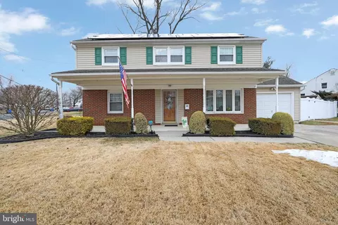 11 Heritage Rd, Marlton, NJ 08053