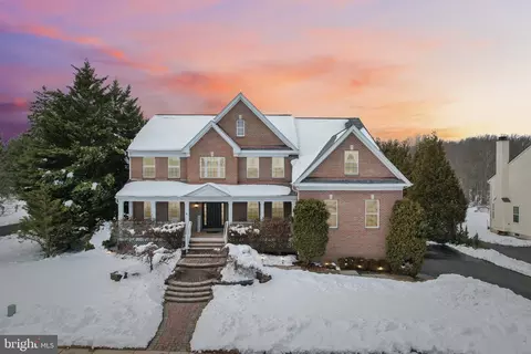 1 Cranbury Hill Ct, Mount Laurel, NJ 08054