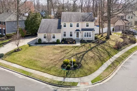 24 Whitechapel Dr, Mount Laurel, NJ 08054