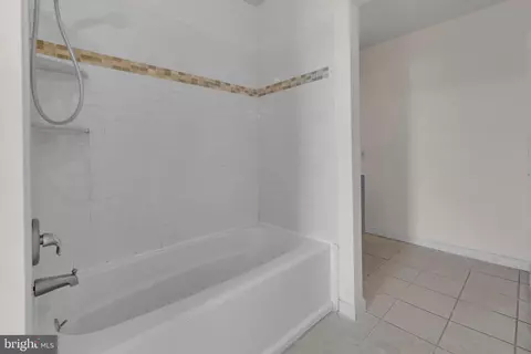 Entry Way - 23 E Oleander Dr, Mount Laurel, NJ 08054 photo 4 of 5