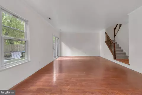 Living - 23 E Oleander Dr, Mount Laurel, NJ 08054 photo 2 of 2