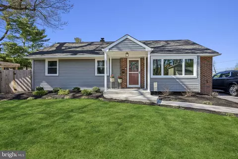 904 Geneva Ave, Delran, NJ 08075