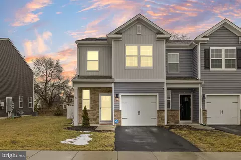 25 Katherine Dr, Burlington, NJ 08016
