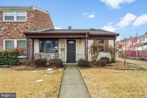 31 Fairmount Dr, Willingboro, NJ 08046