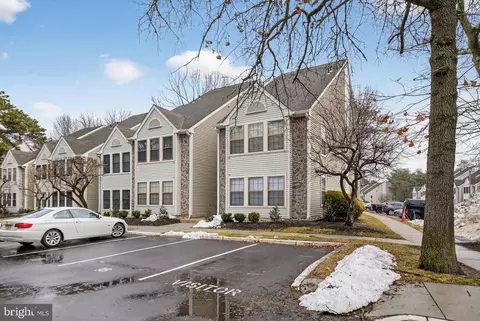 52 Summit Ct, Marlton, NJ 08053