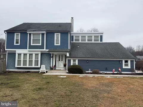 20 Rose Ct, Mount Laurel, NJ 08054
