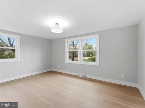 Bedroom - 421 Lee Ave, Beverly, NJ 08010 photo 6 of 7