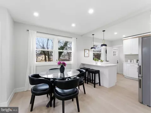 Dining - 421 Lee Ave, Beverly, NJ 08010 photo 1 of 1