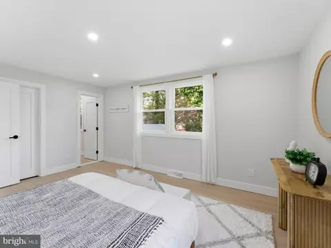 Bedroom - 421 Lee Ave, Beverly, NJ 08010 photo 2 of 7