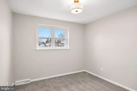 Bedroom - 301 Cardinal Rd, Beverly, NJ 08010 photo 5 of 5