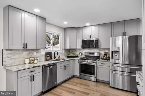Kitchen - 301 Cardinal Rd, Beverly, NJ 08010 photo 2 of 3