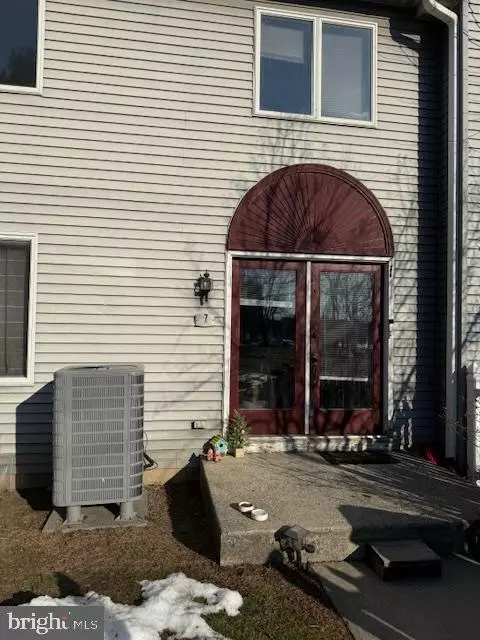 7 Wyndham Place St, Florence, NJ 08518