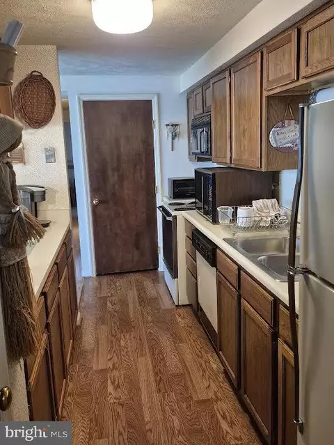 Kitchen - 3 Cranberry Ct, Marlton, NJ 08053 photo 2 of 5