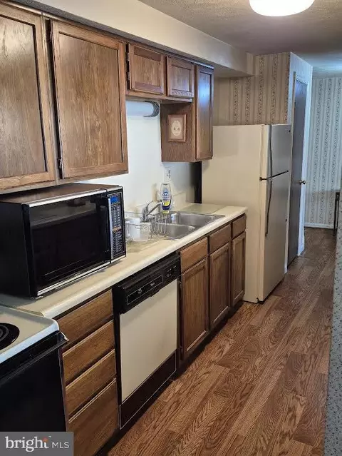 Kitchen - 3 Cranberry Ct, Marlton, NJ 08053 photo 4 of 5